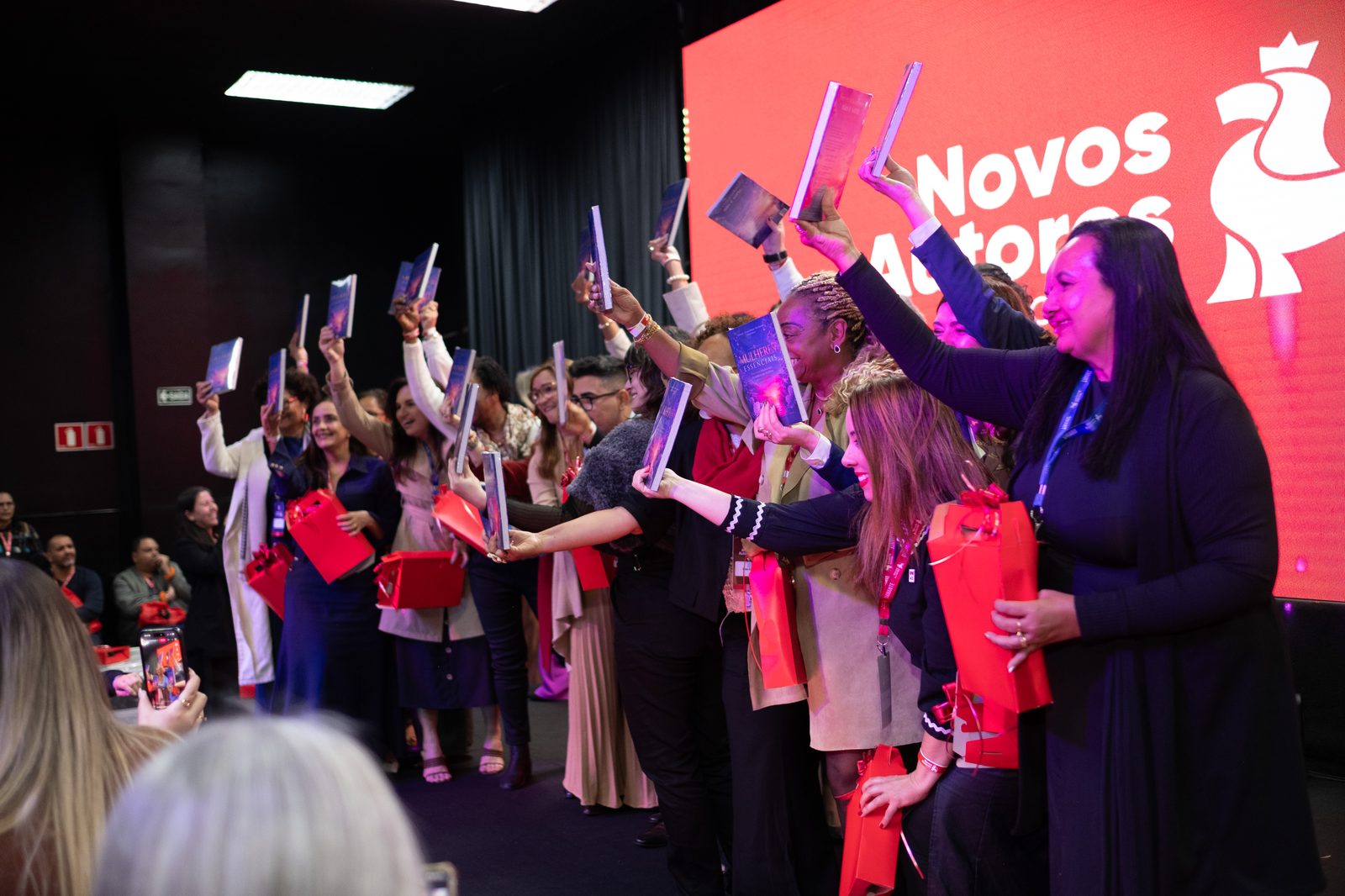 Autores premiados no palco da Gala NAB